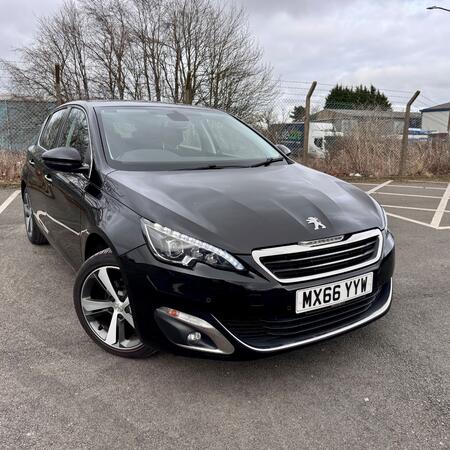 PEUGEOT 308 1.2 PureTech Allure