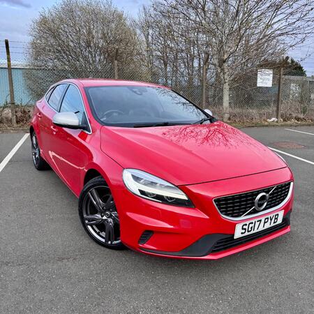 VOLVO V40 2.0 R-Design Pro T2